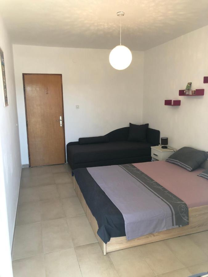 Apartmani Roxy Lovište Exteriér fotografie